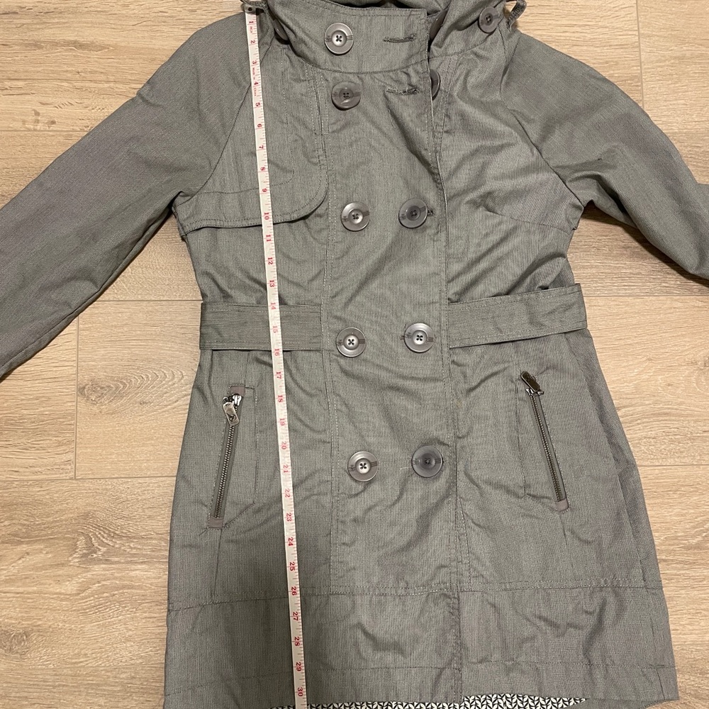 Three Stones Fall/Spring Coat - Picture 8 of 9